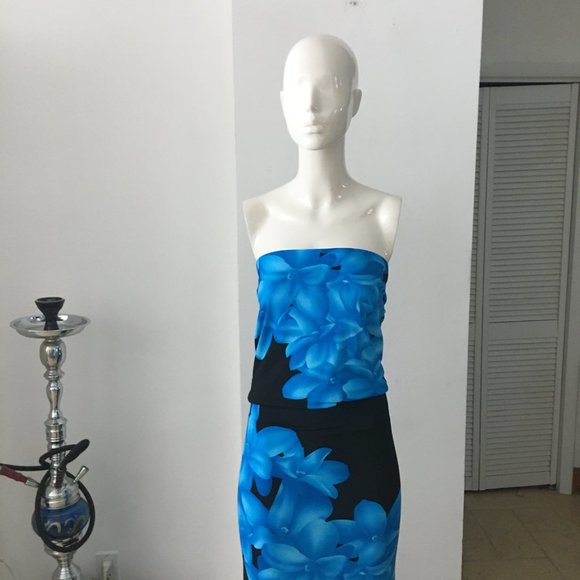 Long dress: NWOT: Size S, can be worn diff ways - Picture 2 of 7